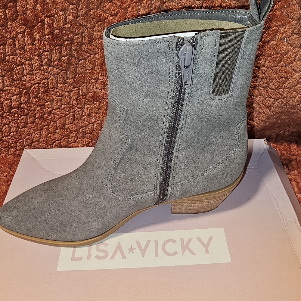 LISA VICKY STEADY Sleek Gray Suede Ankle Booties with Zipper